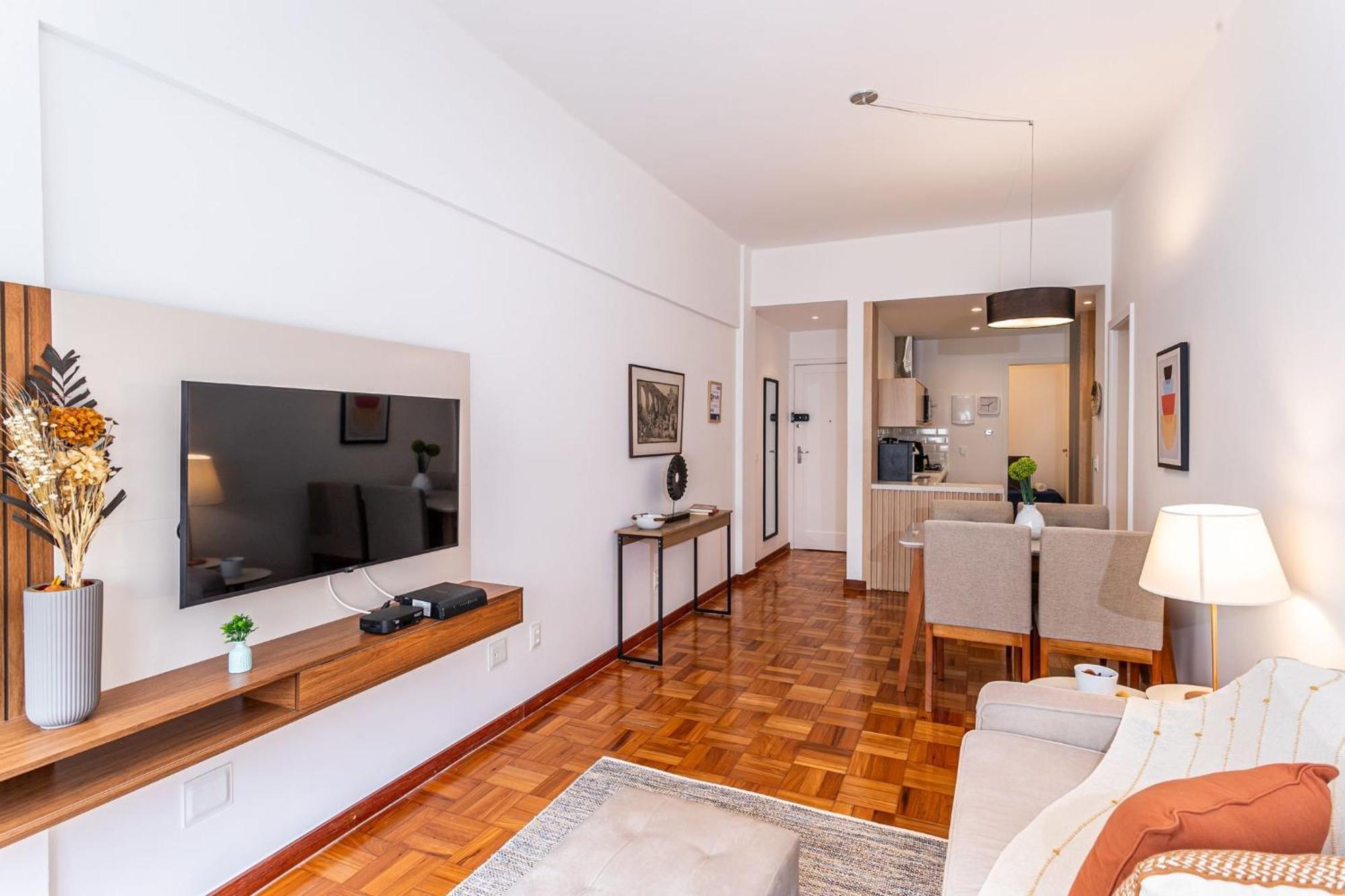 Apartamento Moderno A 300m Da | Rpu 326/702